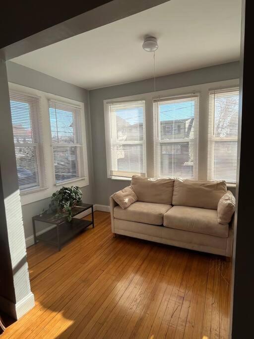 Three Bed One Bath Apt 25 Mins To Nyc Belleville Ngoại thất bức ảnh