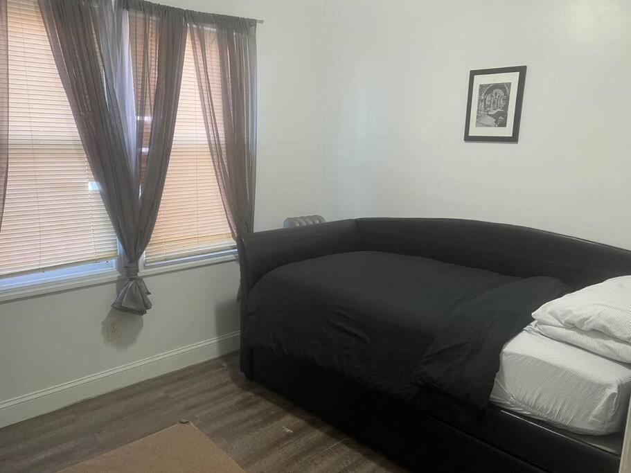 Three Bed One Bath Apt 25 Mins To Nyc Belleville Ngoại thất bức ảnh