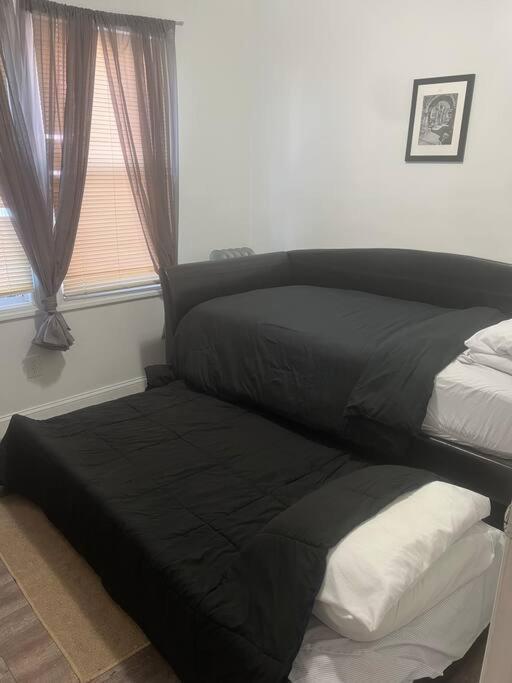 Three Bed One Bath Apt 25 Mins To Nyc Belleville Ngoại thất bức ảnh
